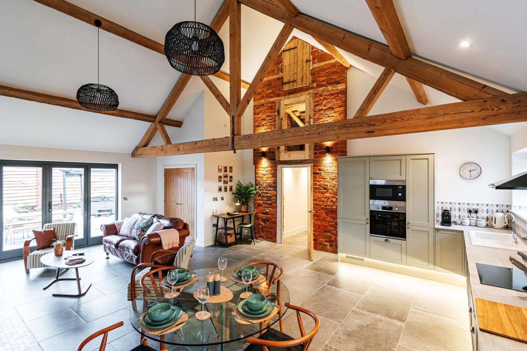 Pigeon House - Unique Barn With Private Garden, Hot Tub And Wood Burner Villa Shrewsbury Bagian luar foto