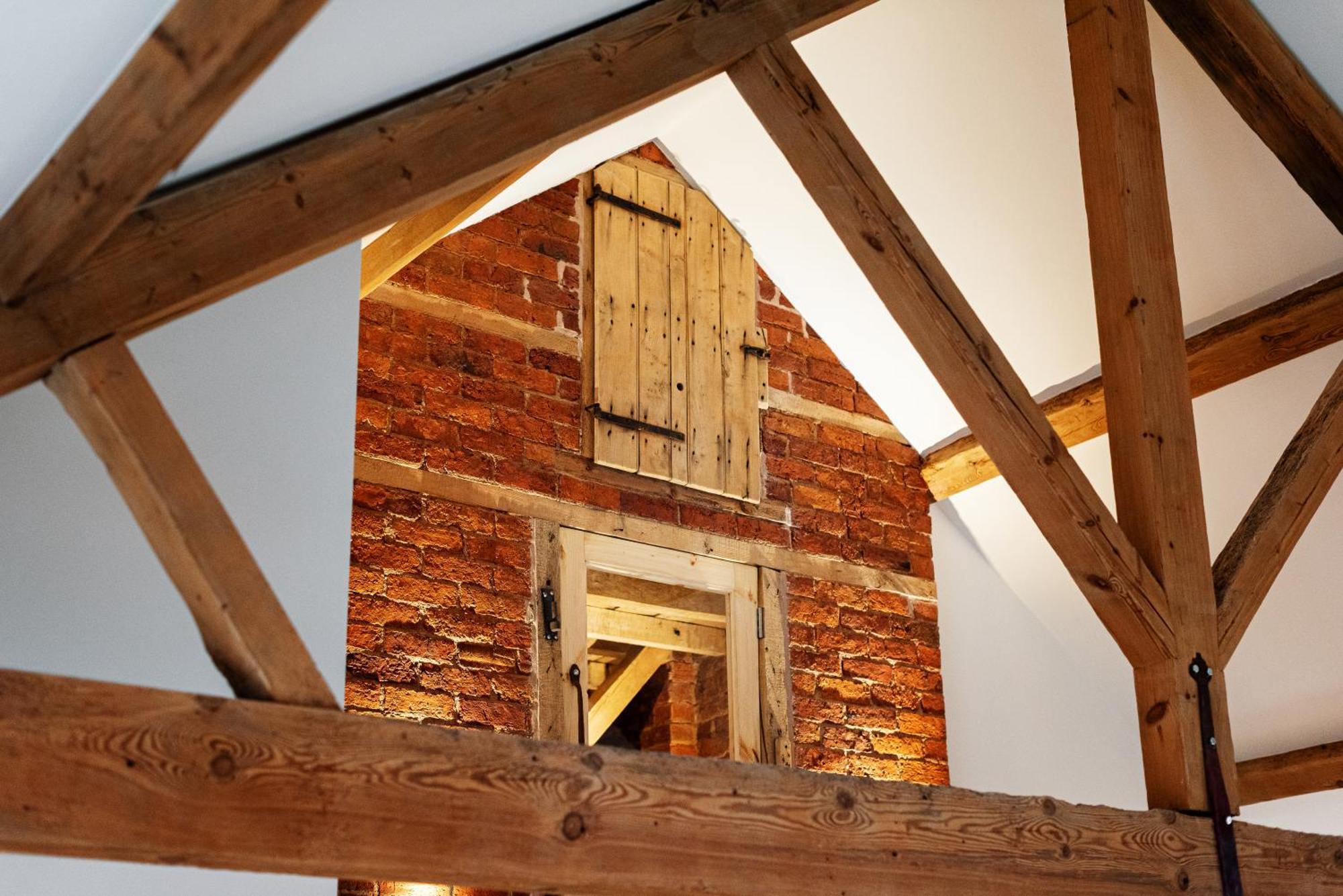Pigeon House - Unique Barn With Private Garden, Hot Tub And Wood Burner Villa Shrewsbury Bagian luar foto
